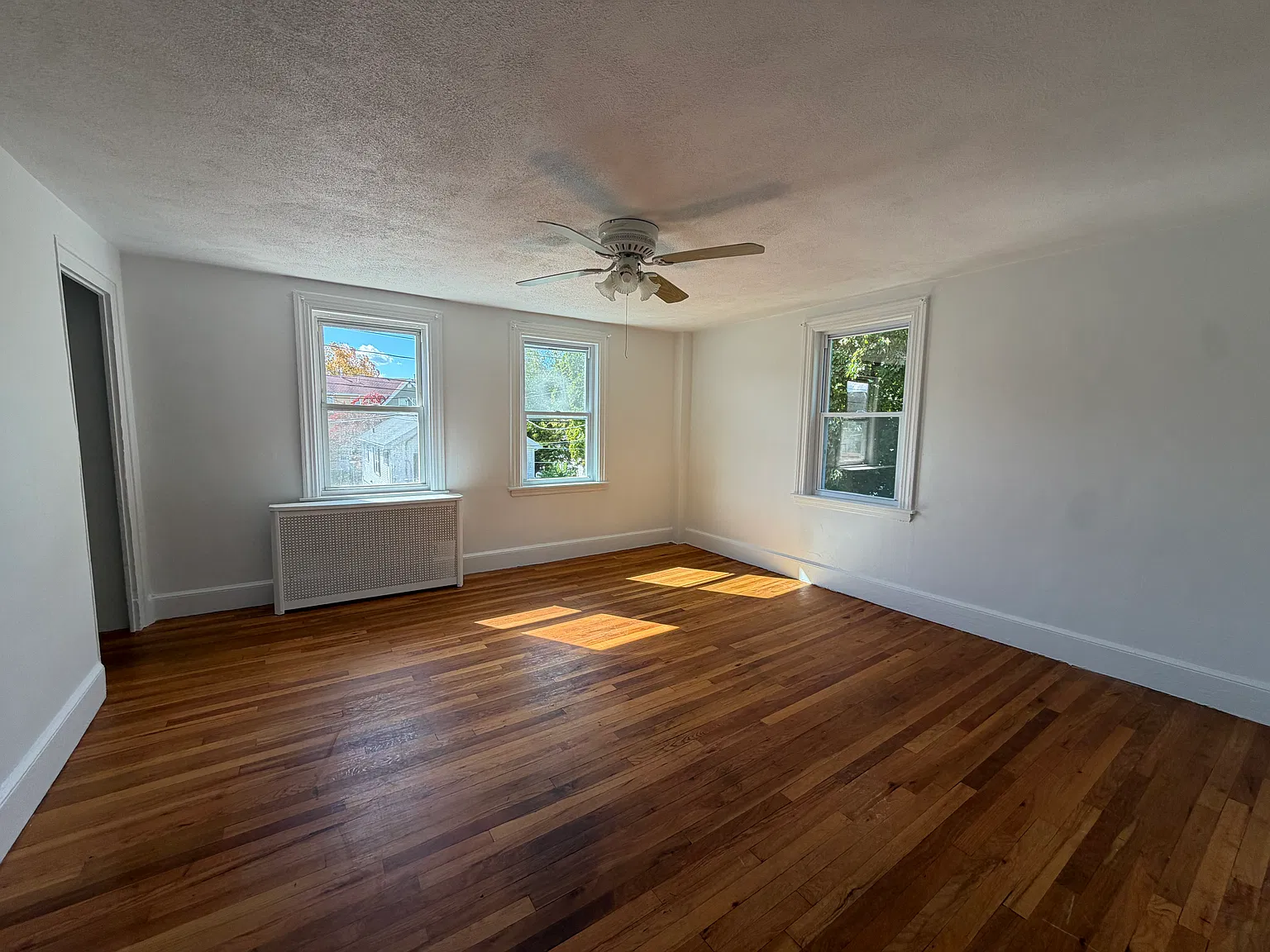 3 bed, $2,650 — Photo 2