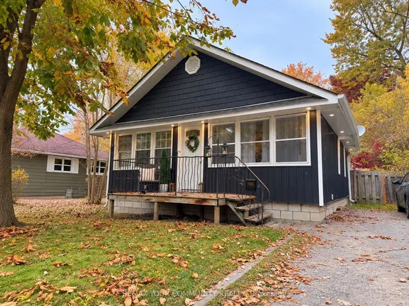 141 Cooks Bay Dr, Georgina, ON L4P 2M2