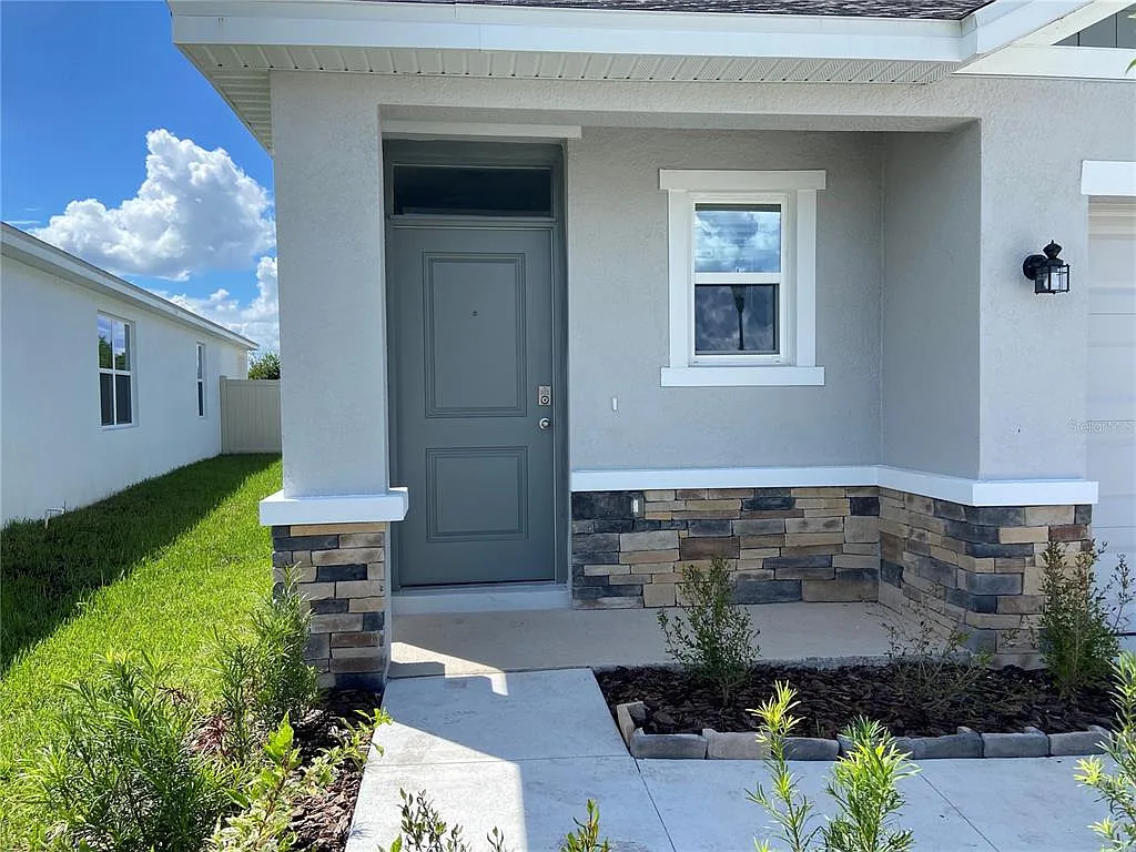 3 bed, 2.0 bath, 1560 sqft, $2,300 — Photo 4