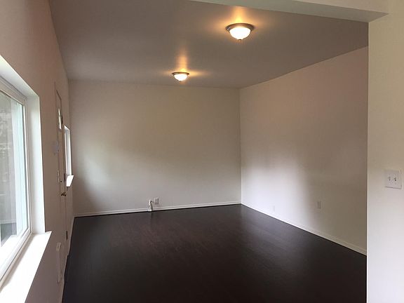 2nd image of 1515 1/2 Baker Ave