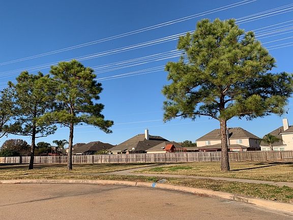 5th image of 2705 Royal Creek Ct