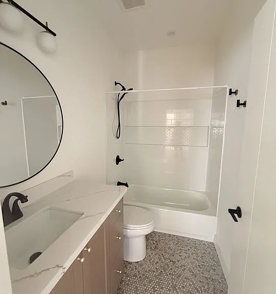 6626 Woodlake Ave — Photo 4
