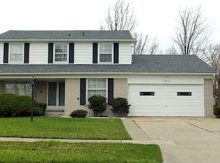 21910 Independence Dr, Southfield, MI 48076