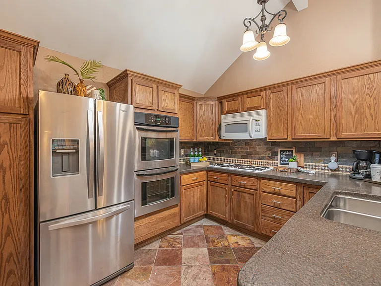 20415 Linden Tree Dr — Photo 36
