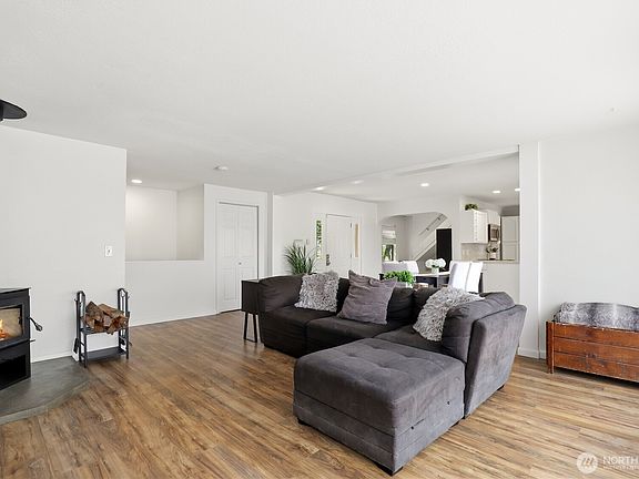 3rd image of 1509 N Mason Avenue