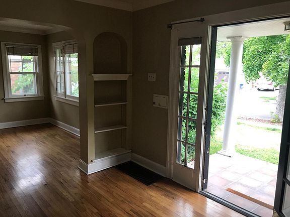 5th image of 1058 E Roosevelt Ave