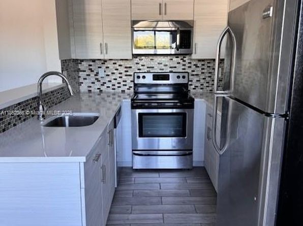 222 Sidonia Ave APT 10