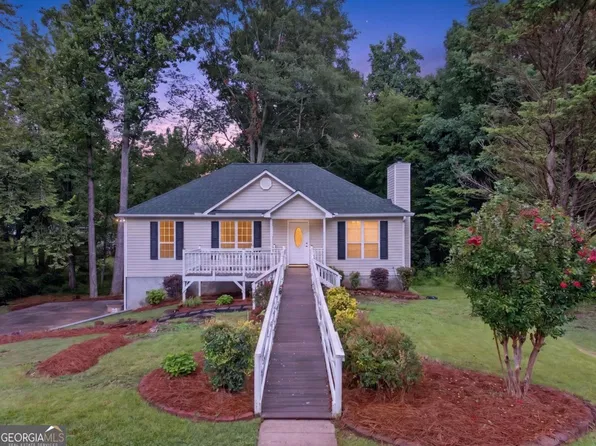 7015 Bannister Park Ln, Cumming, GA 30028