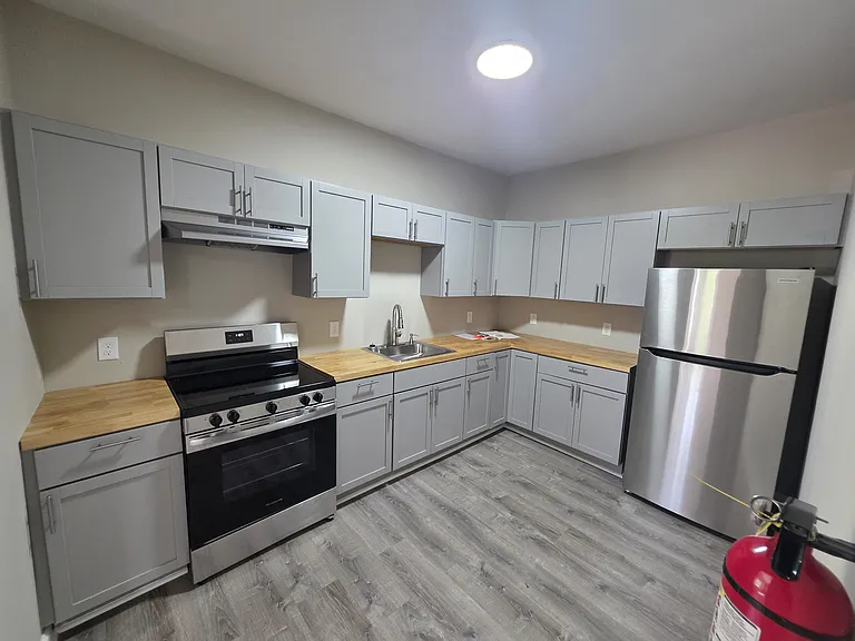75 Hedge St — Photo 15