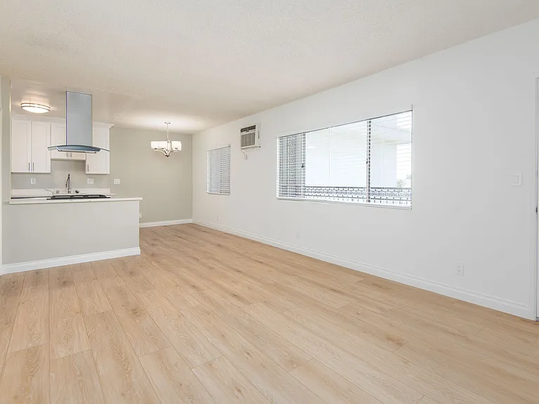 3810 Wade St #14 — Photo 2