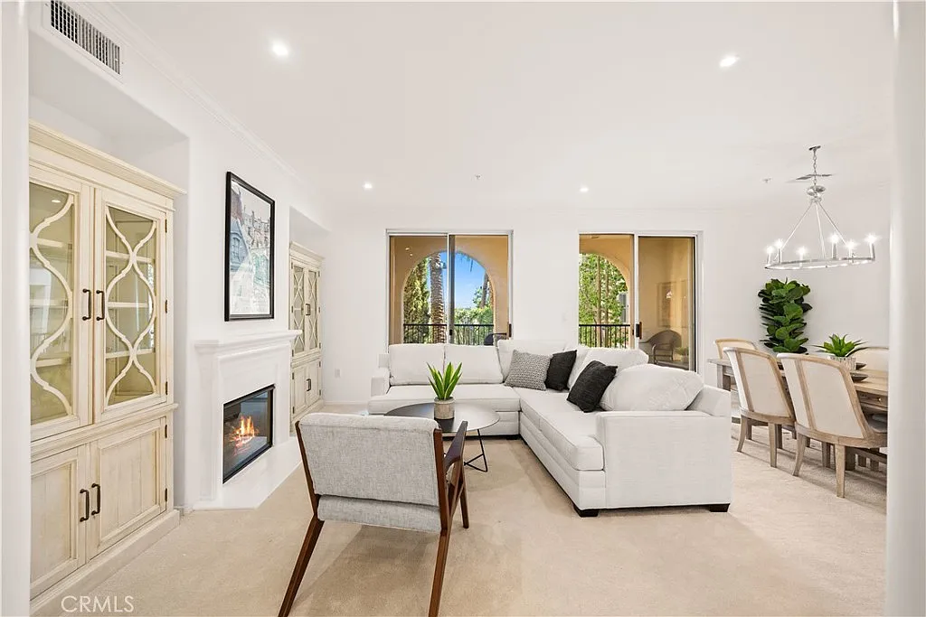 2250 Watermarke Pl photo 1