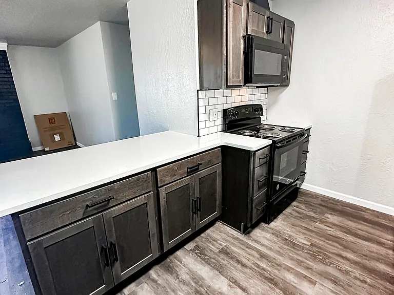 4710 NW Motif Manor Blvd #B — Photo 6