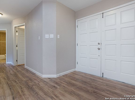 5th image of 6814 Sand Castle Ln