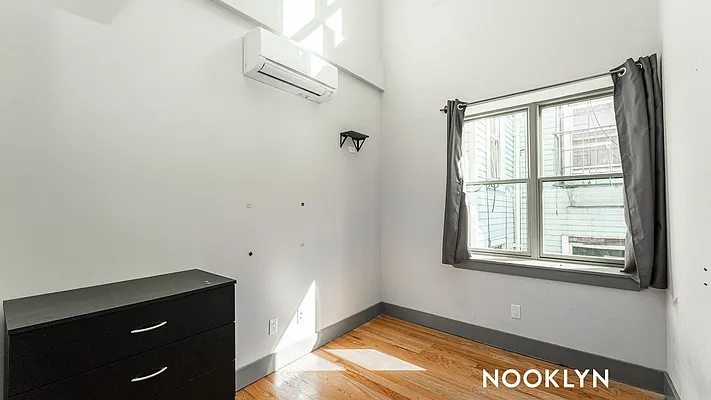 Rented by Nooklyn NYC LLC | media 17