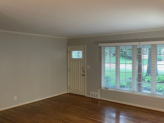 5th image of 2511 W 51st Ter