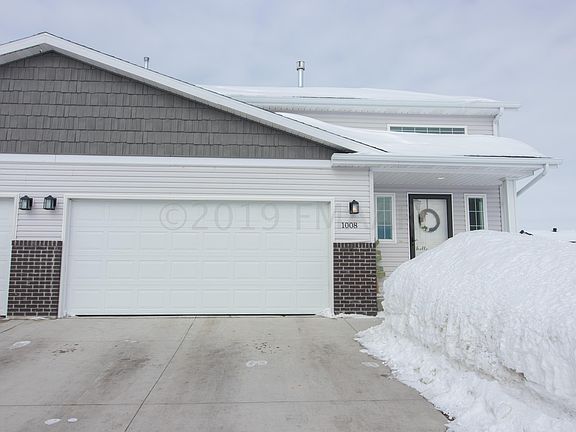 2nd image of 1008 30th Ave W