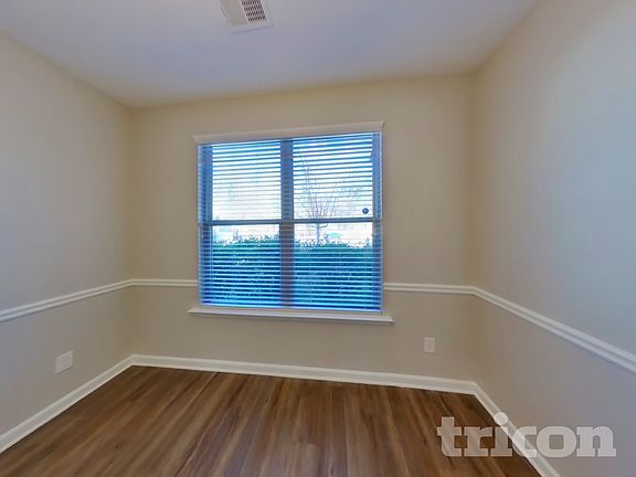 4th image of 158 Parkway Dr