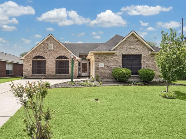 2726 N Larkspur Cir, Pearland, TX 77584