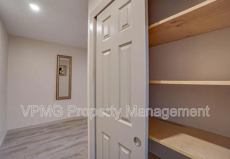 5404 NE 45th St — Photo 16