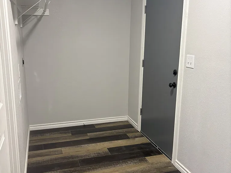 5609 Fernander Dr — Photo 23