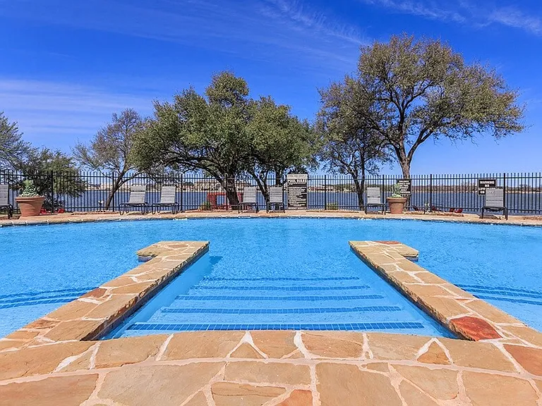 Lakehouse Granbury — Photo 10