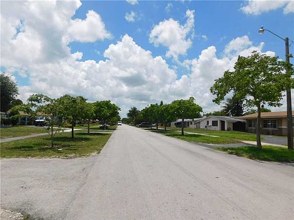 3rd image of 1950 NW 191st St