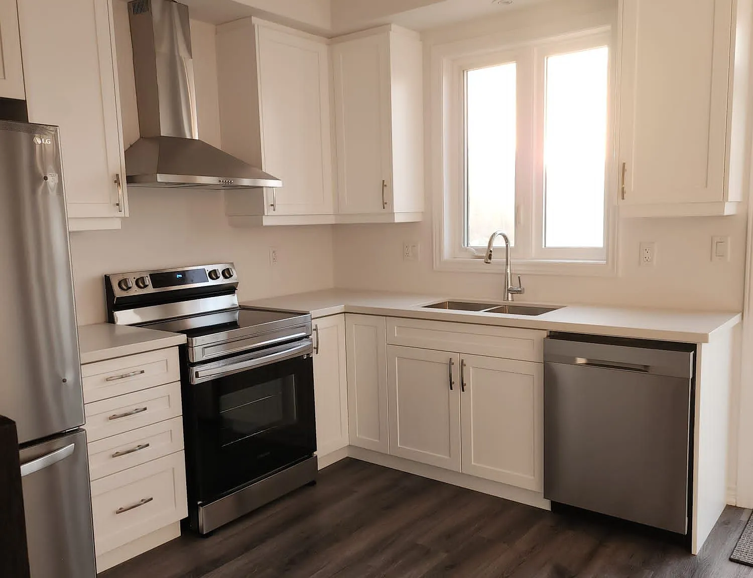 3 bed, $2,300 — Photo 3