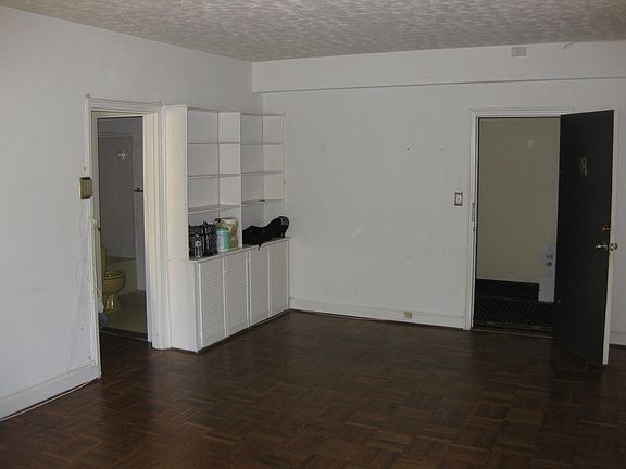 5th image of 3901 Cathedral Ave NW #402