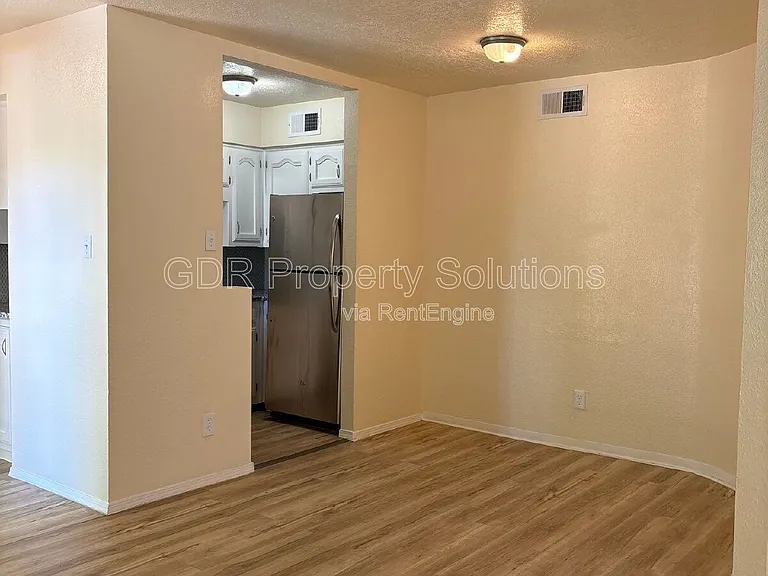 1116 Coal Ave SW #10 — Photo 10