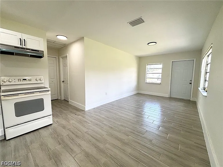 559 Wood Ave — Photo 6