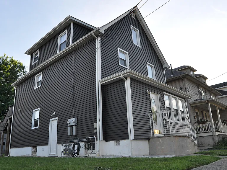 107 Winslow Pl #2 — Photo 2