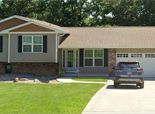 860 Newport Bay Dr, Edwardsville, IL 62025