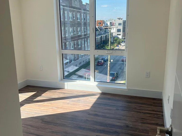 4904 Spruce St #402 — Photo 6