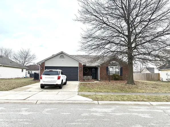 937 Ellington Cir, Greenwood, IN 46143