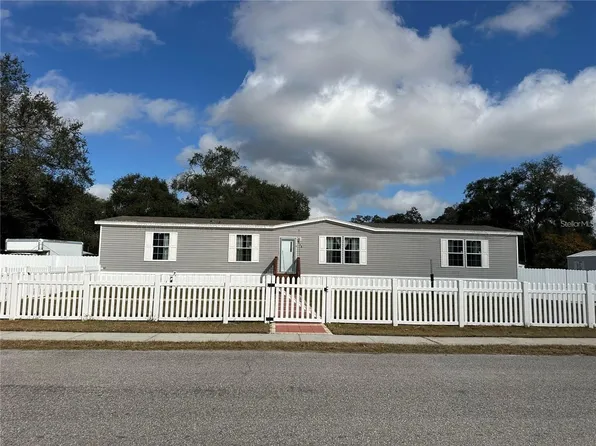 618 1st St, Polk City, FL 33868