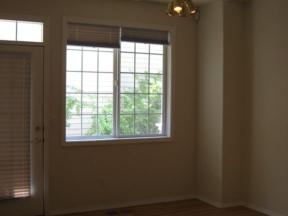 5th image of 1024 NE Parksedge Cir