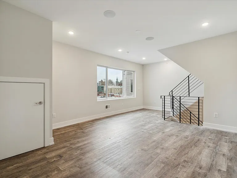 1829 E Sergeant St #8 — Photo 16