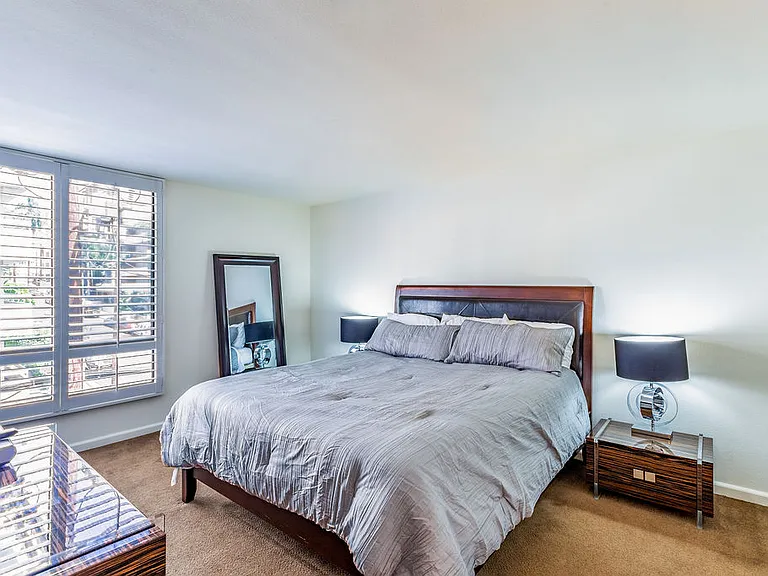 7320 Hawthorn Ave #213 — Photo 10