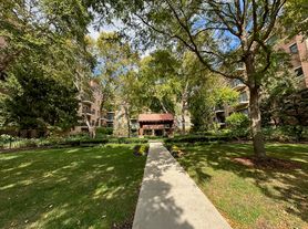 5100 W 96th St, Oak Lawn, IL