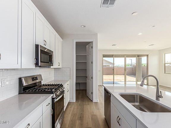 5th image of 18671 W HONEYSUCKLE Drive