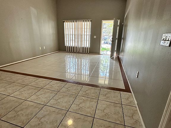 3rd image of 4808 River Bottom Ct