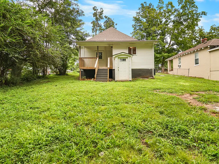 114 Emory St — Photo 27