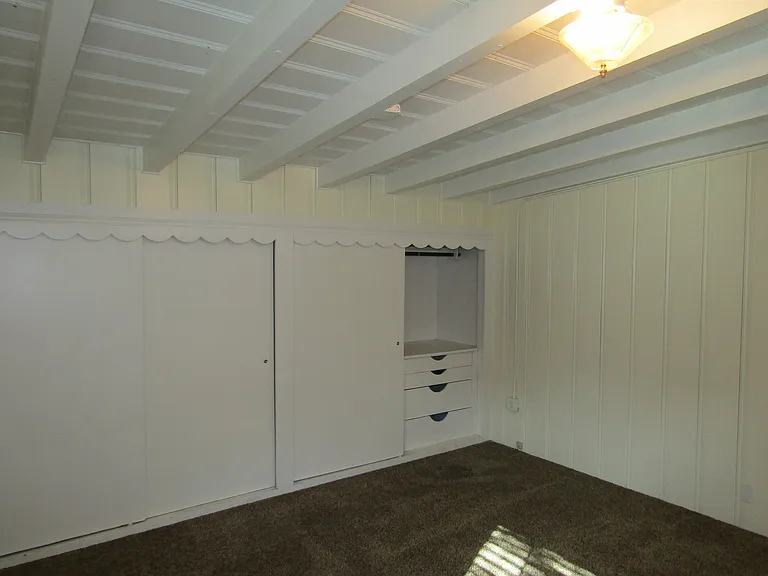 404 E Locust Ave — Photo 12