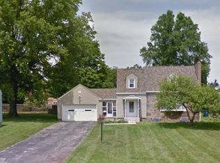 426 Colonial Dr, Youngstown, OH