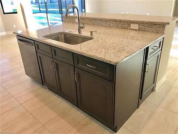 5th image of 3433 SW 11th Pl