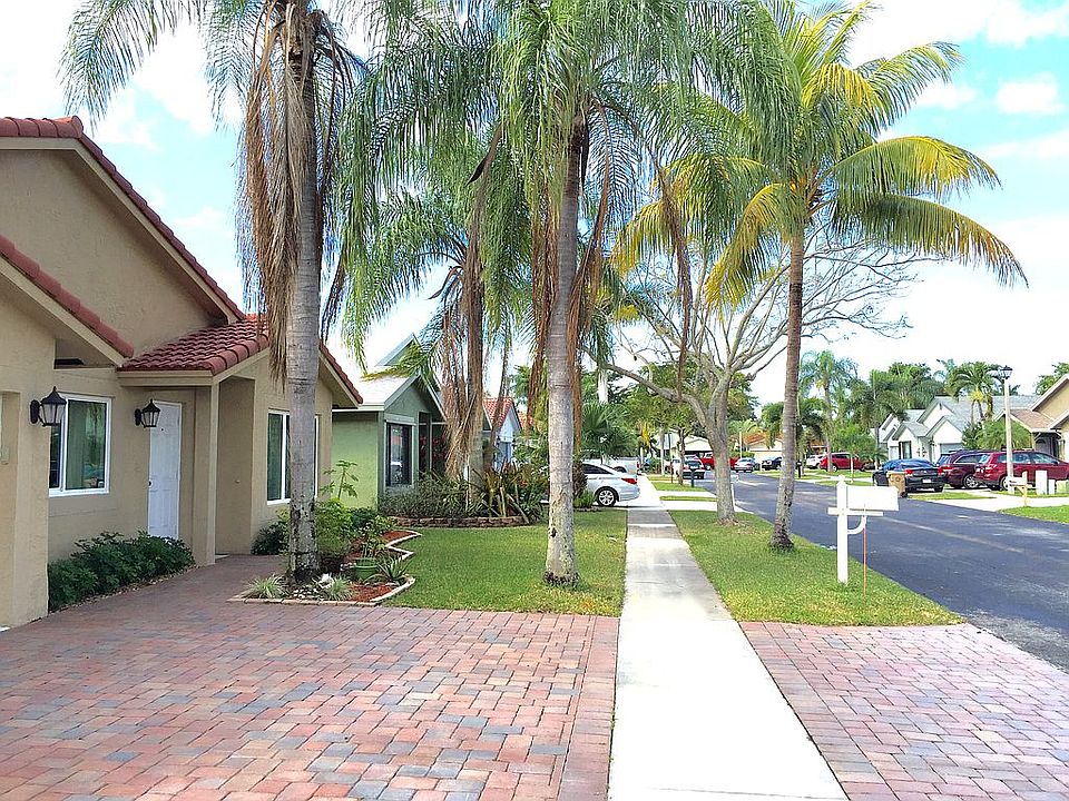 2nd image of 10120 SW 17th Ct