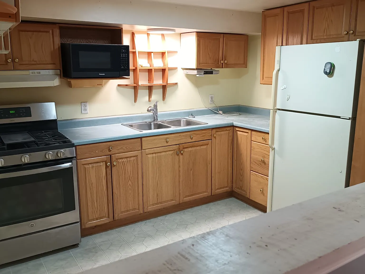 2 bed, 1150 sqft, $1,600 — Photo 2
