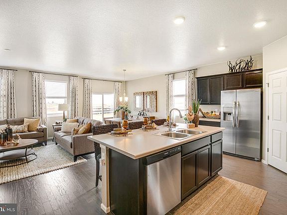 4th image of 429 Mesa Ct