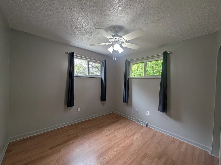 970 Newton St #B — Photo 12