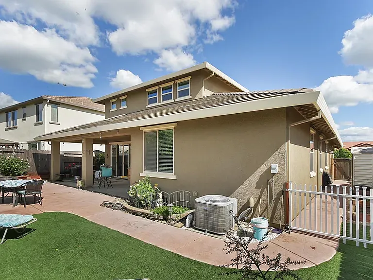 3652 Edington Dr — Photo 59